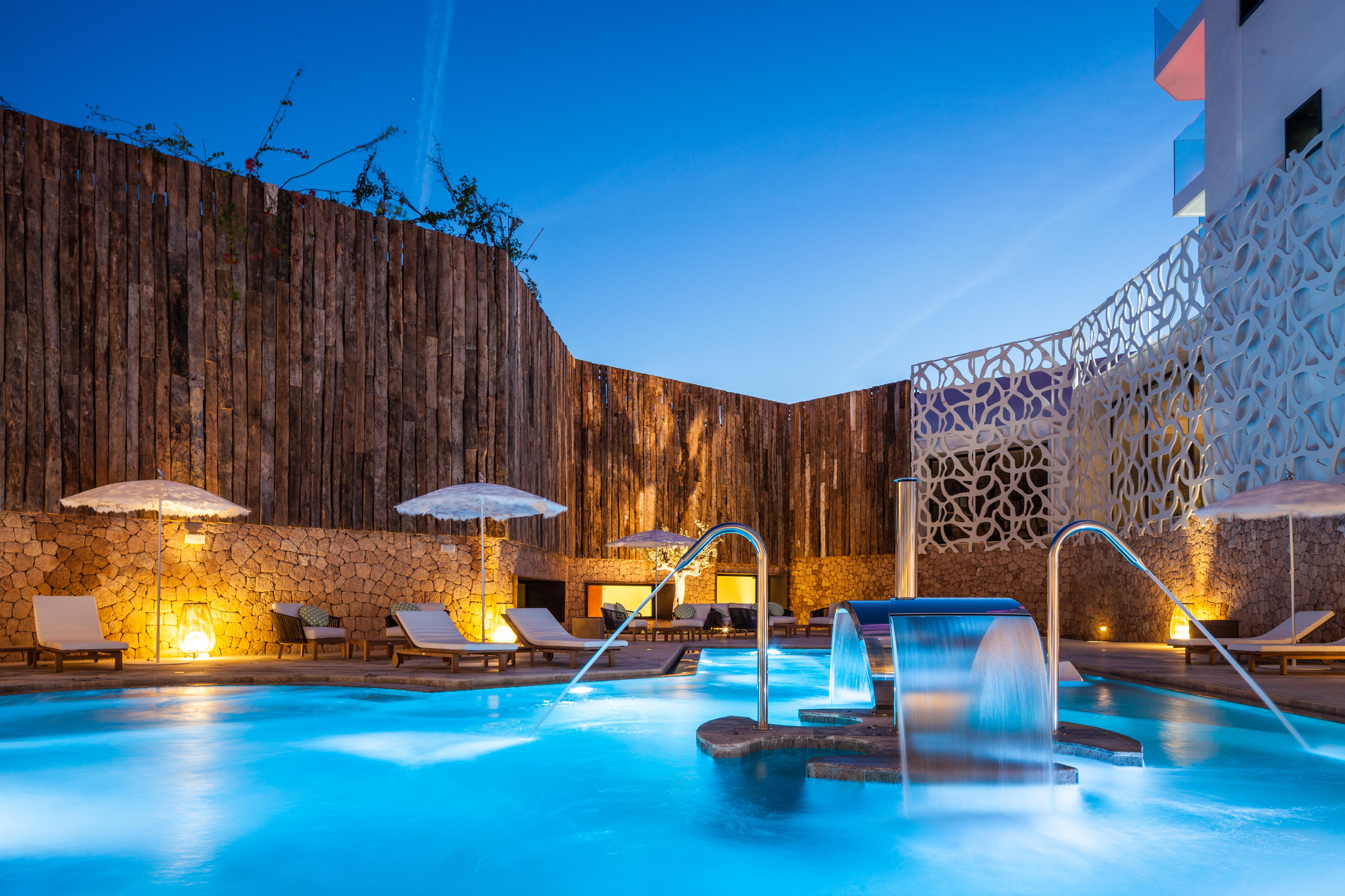 Hard Rock Hotel Ibiza Playa d'en Bossa Esterno foto The hotel's pool