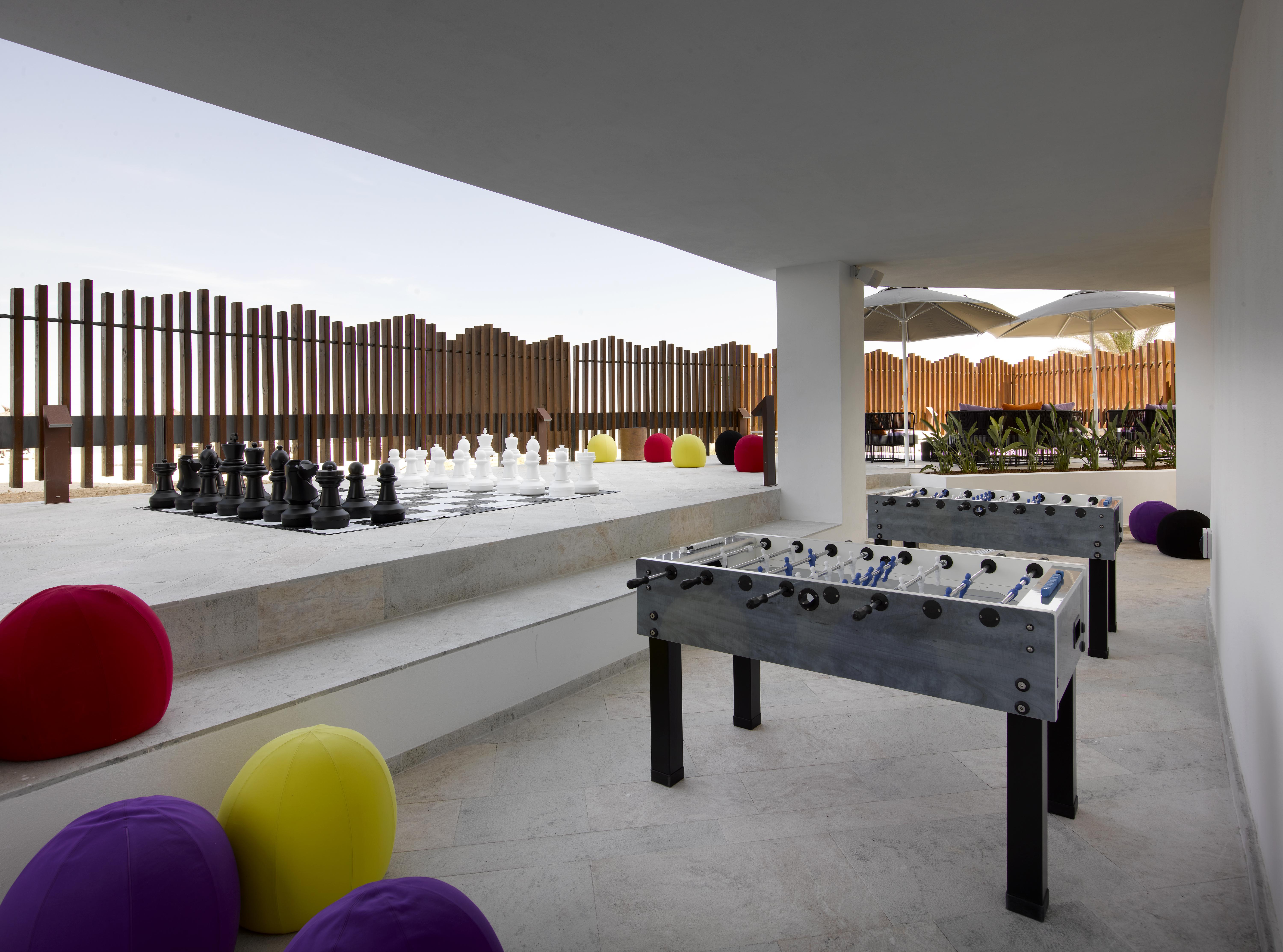 Hard Rock Hotel Ibiza Playa d'en Bossa Esterno foto The game room