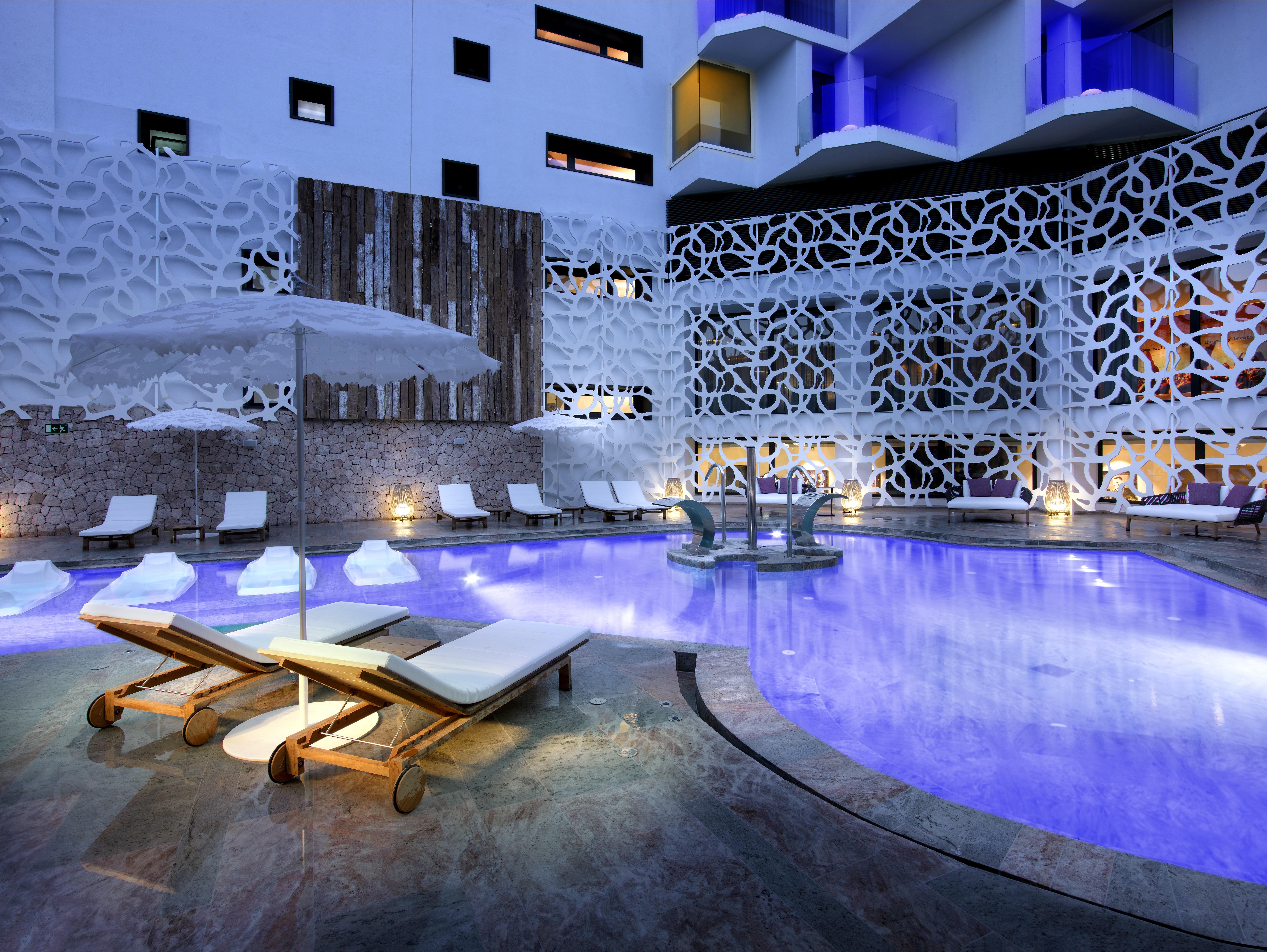 Hard Rock Hotel Ibiza Playa d'en Bossa Esterno foto The pool at the hotel