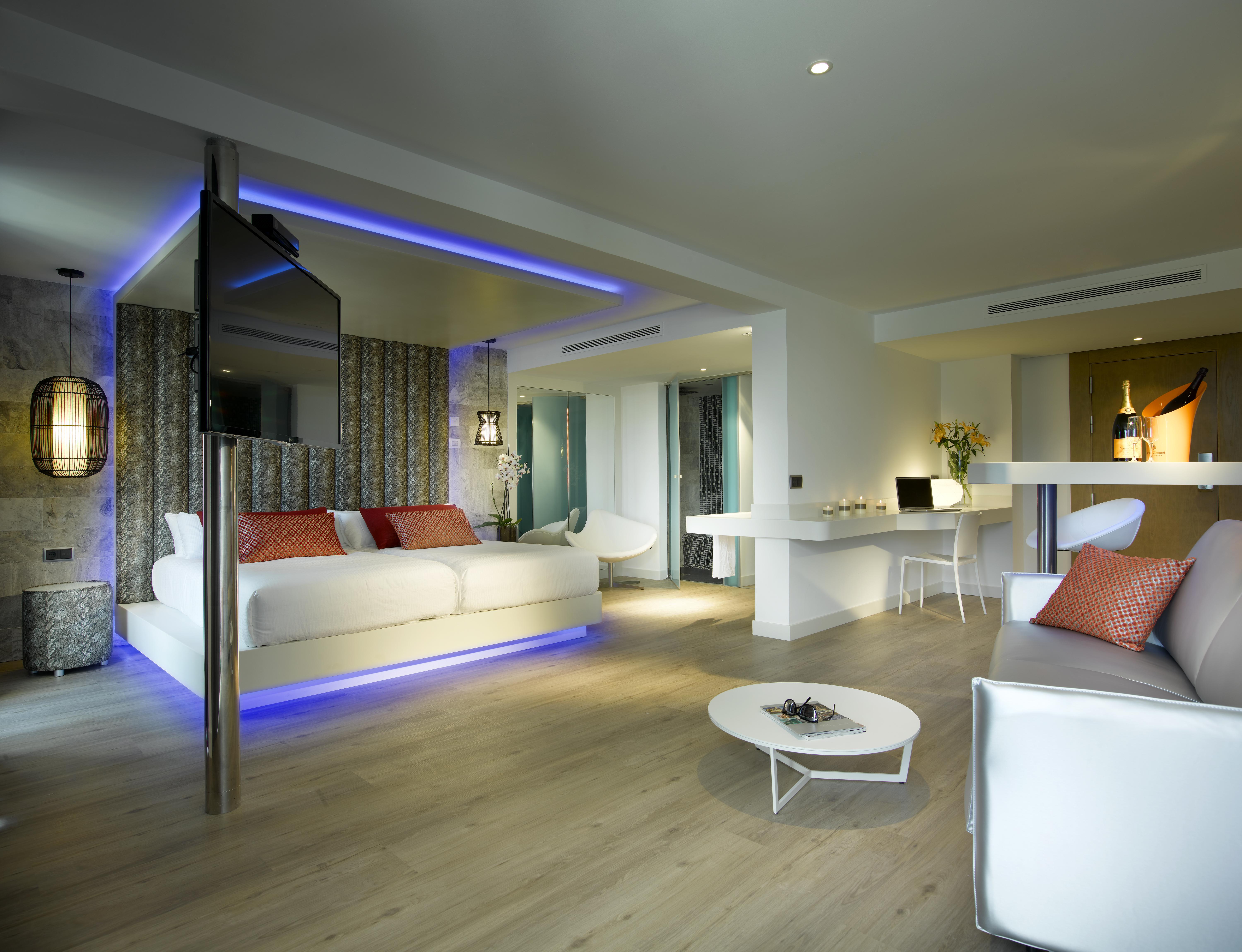 Hard Rock Hotel Ibiza Playa d'en Bossa Esterno foto A suite at the Mandarin Oriental, Munich