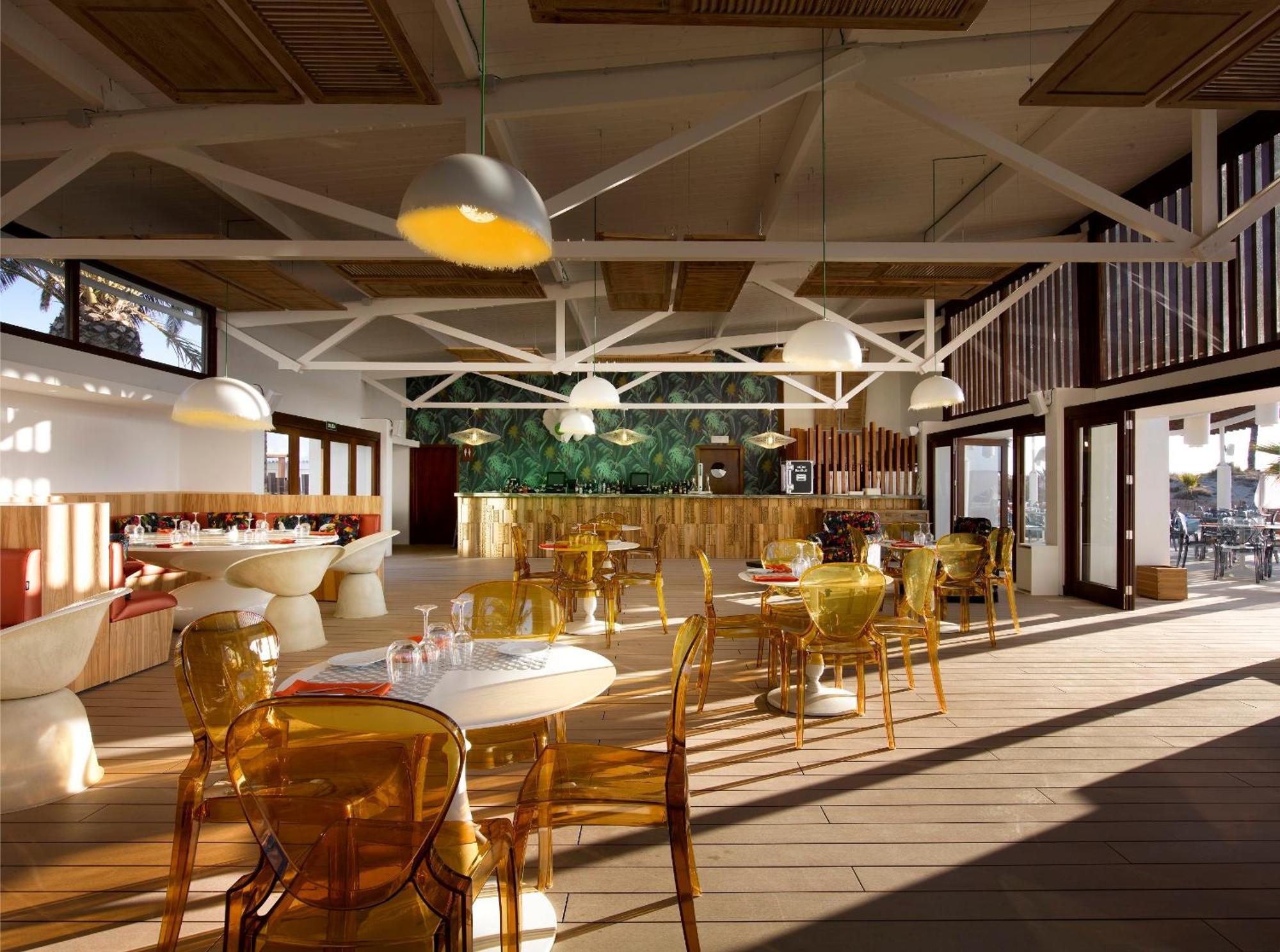 Hard Rock Hotel Ibiza Playa d'en Bossa Esterno foto The interior of the restaurant