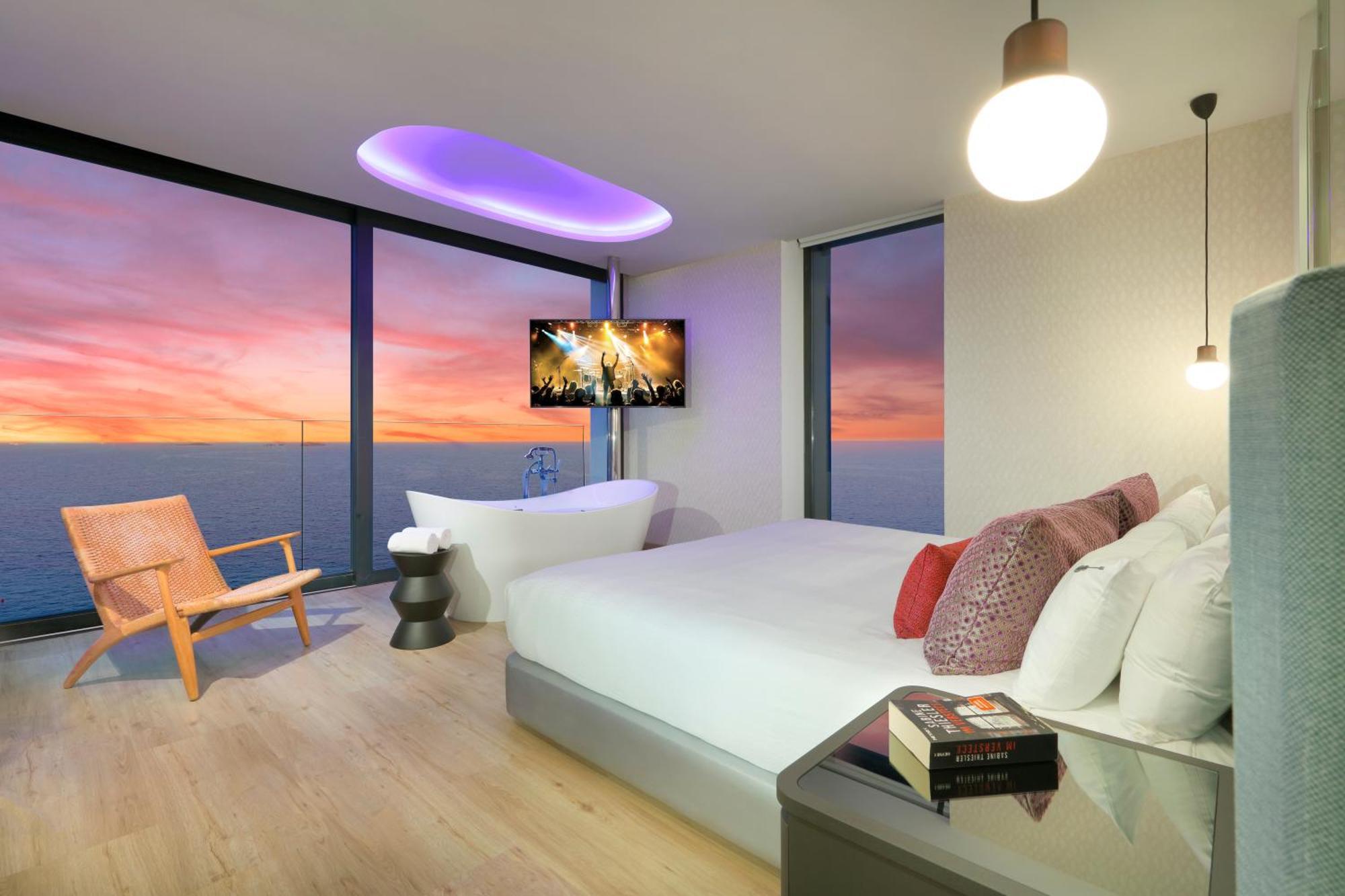 Hard Rock Hotel Ibiza Playa d'en Bossa Esterno foto A bedroom at the hotel