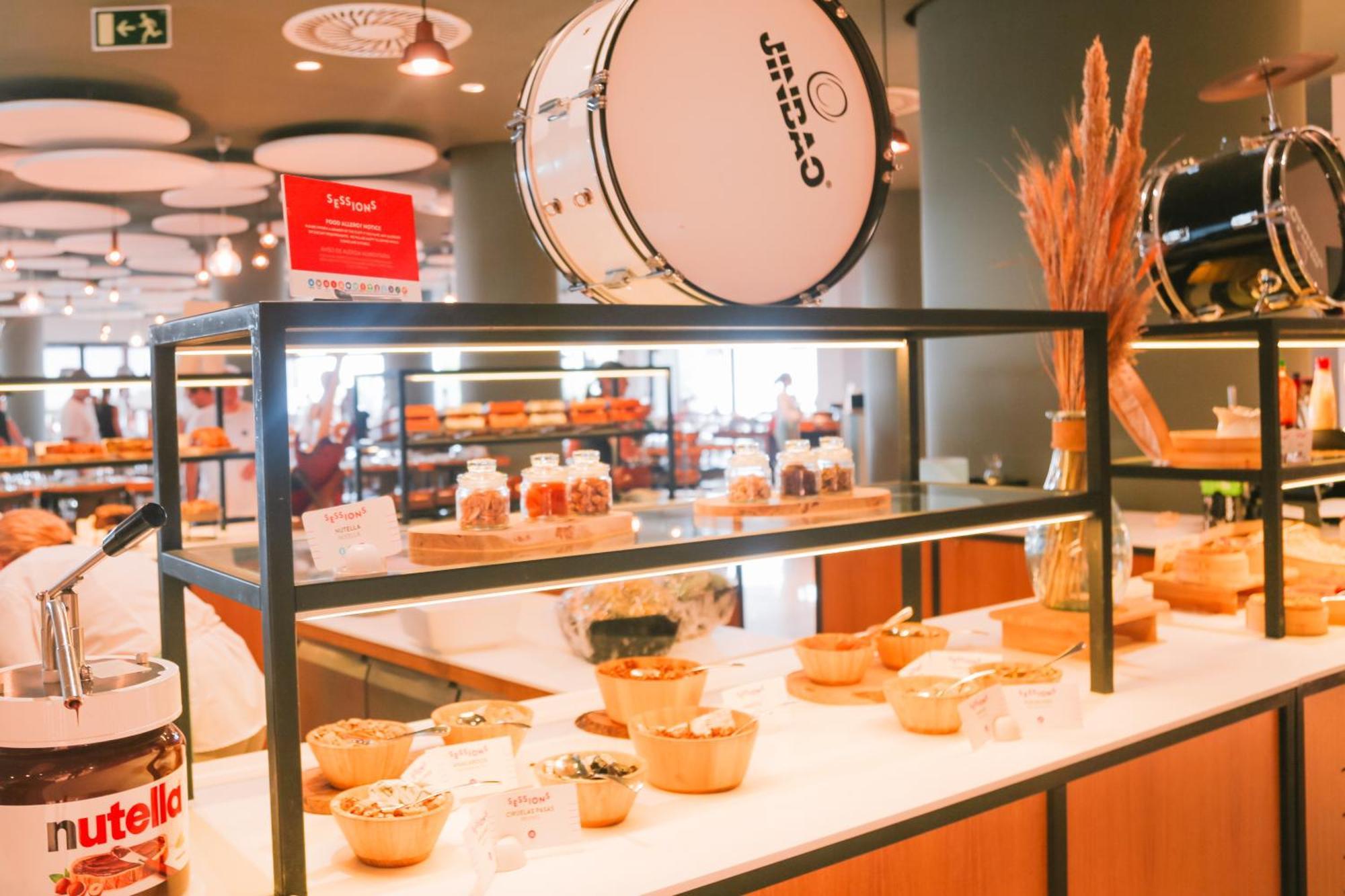Hard Rock Hotel Ibiza Playa d'en Bossa Esterno foto A display of Nutella products at a restaurant
