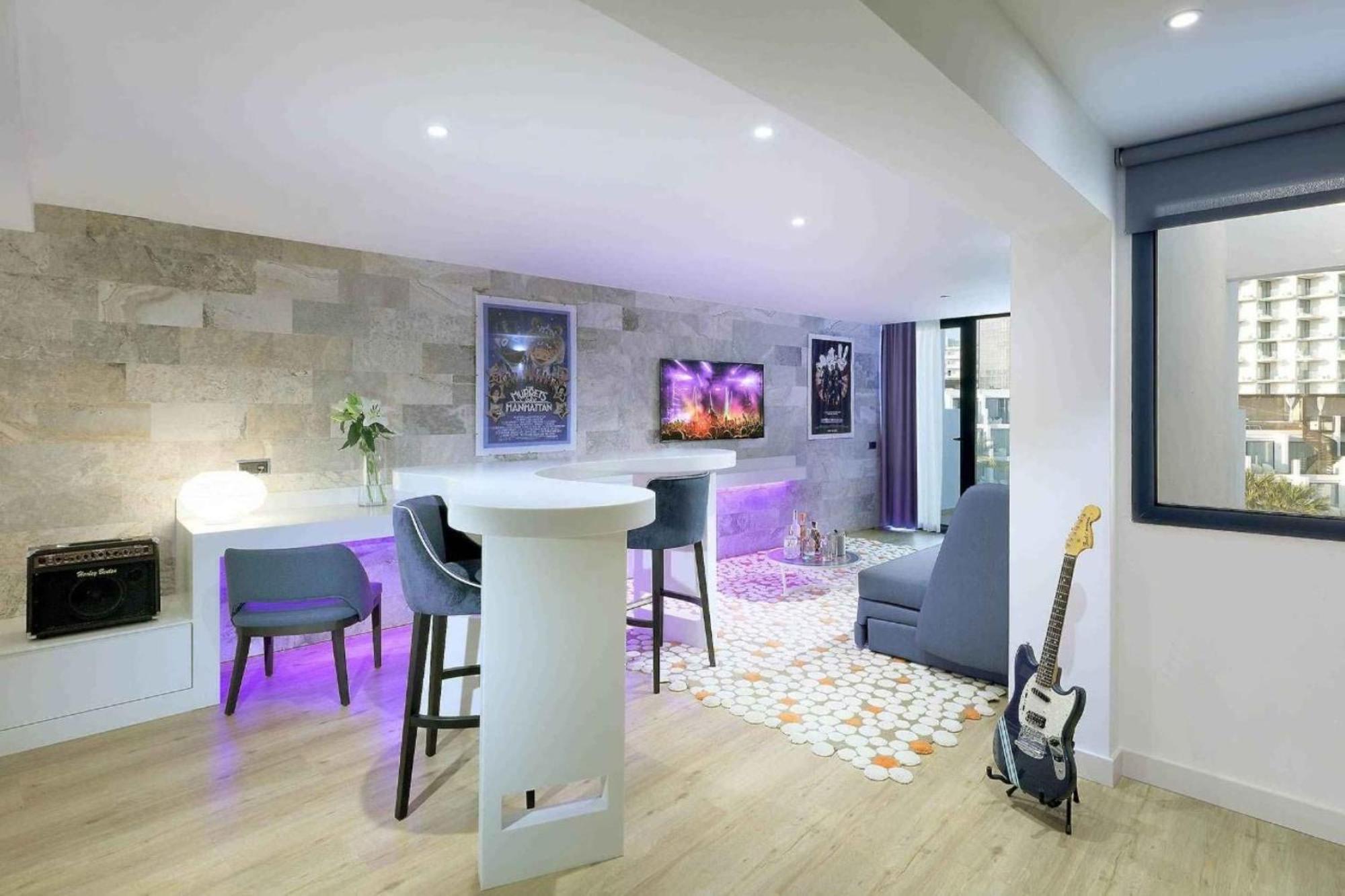 Hard Rock Hotel Ibiza Playa d'en Bossa Esterno foto The common room at the University of Roehampton